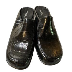 Aerosoles slick black size 7 mule shoes